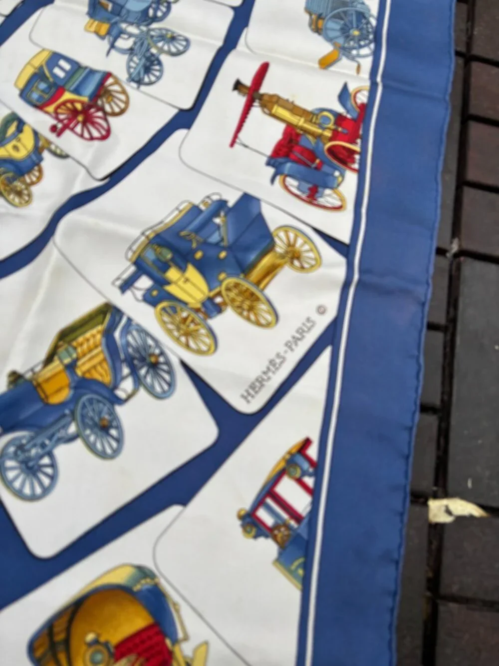 Authentic HERMES Carre 90 Scarf 